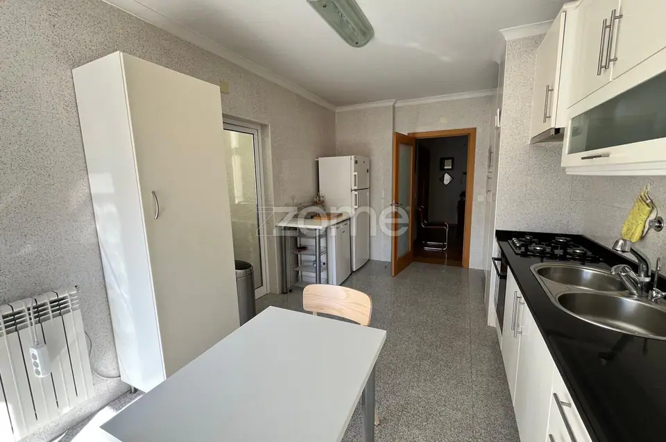 Extraordinário Apartamento T3 na Quinta do Bosque com suíte e varandas — imagem 11