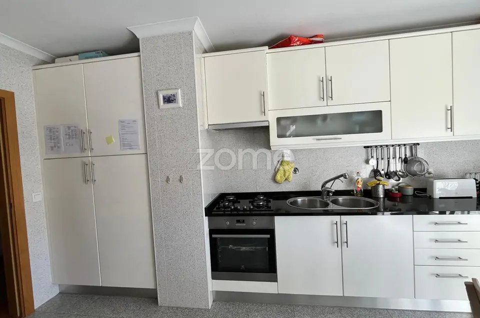 Extraordinário Apartamento T3 na Quinta do Bosque com suíte e varandas — imagem 13