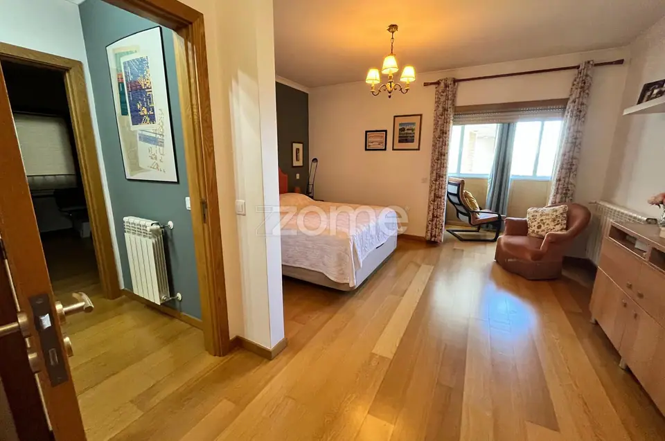 Extraordinário Apartamento T3 na Quinta do Bosque com suíte e varandas — imagem 28