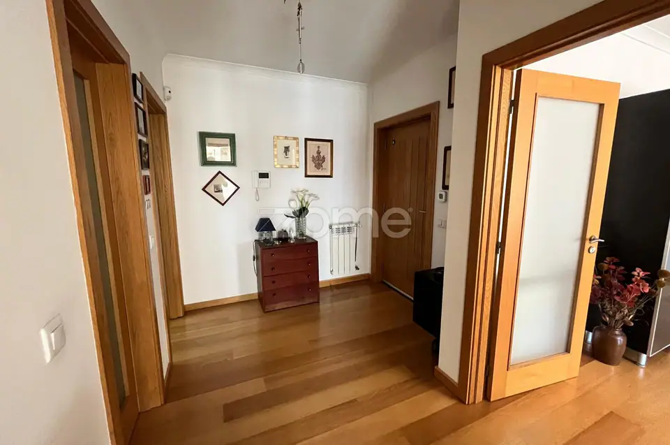 Extraordinário Apartamento T3 na Quinta do Bosque com suíte e varandas — imagem 8