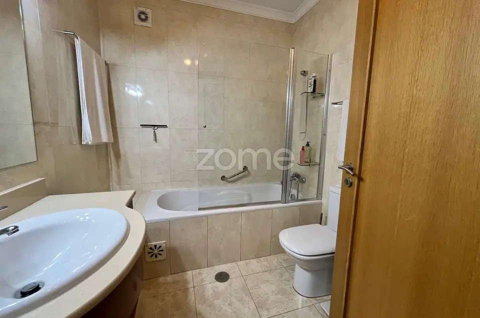 Extraordinário Apartamento T3 na Quinta do Bosque com suíte e varandas — imagem 18