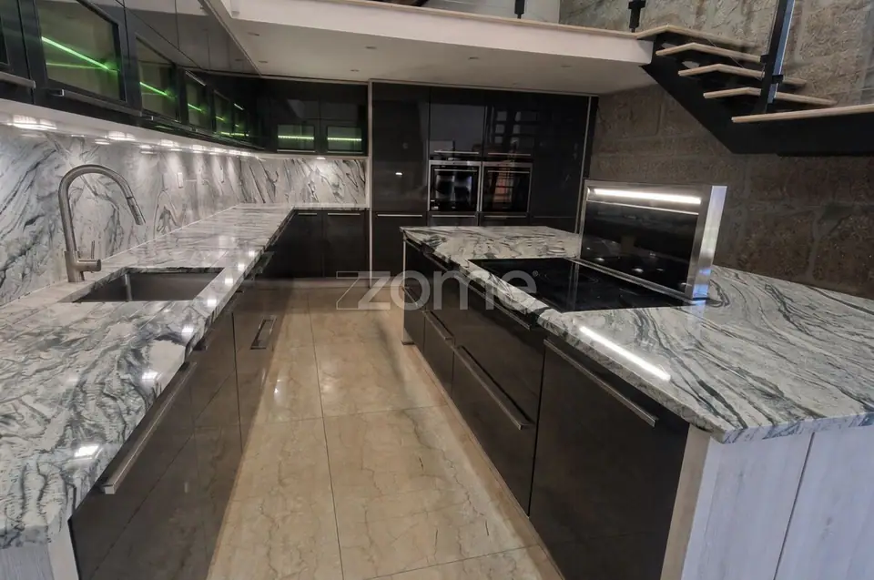 Moradia exclusiva em pedra com 300 m² e vista Serra da Estrela — imagem 3