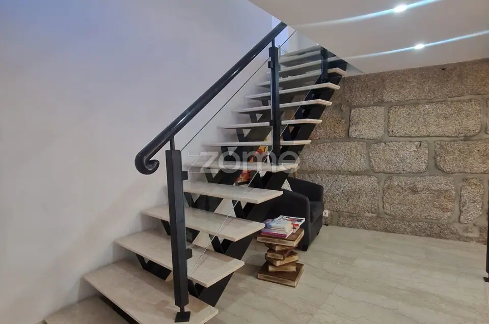 Moradia exclusiva em pedra com 300 m² e vista Serra da Estrela — imagem 12
