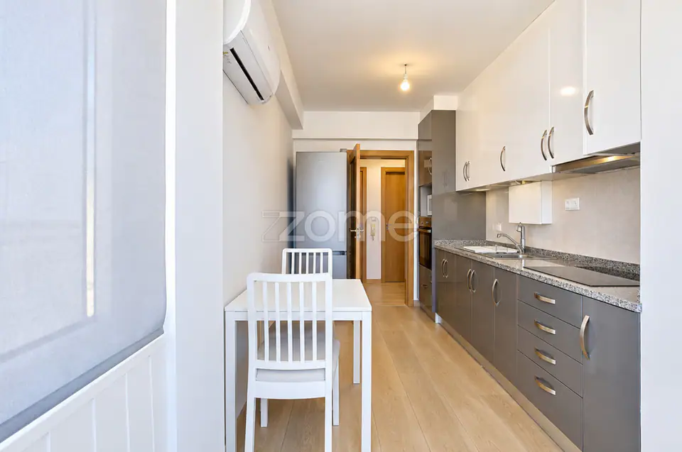 T3 Remodelado com Elevador, 2 Varandas e Arrumos | Abraveses — imagem 8