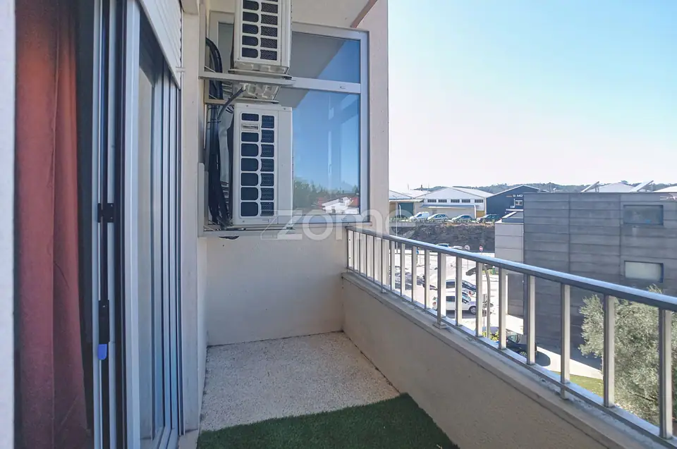 T3 Remodelado com Elevador, 2 Varandas e Arrumos | Abraveses — imagem 3